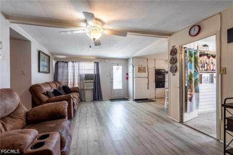 5558 Palm Beach Blvd 14, Fort Myers FL - photo 8 of 33