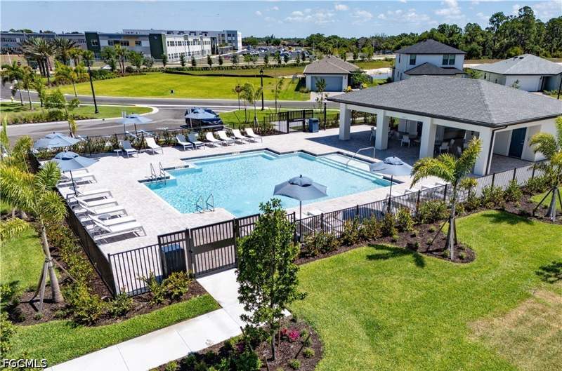 3 bedroom SingleFamilyResidence at 329 Lakeside Hideaway Ln, Whispering Lakes, Lehigh Acres — photo 3