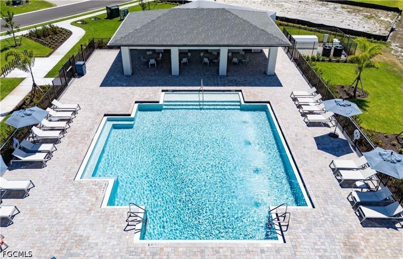 3 bedroom SingleFamilyResidence at 329 Lakeside Hideaway Ln, Whispering Lakes, Lehigh Acres — photo 4