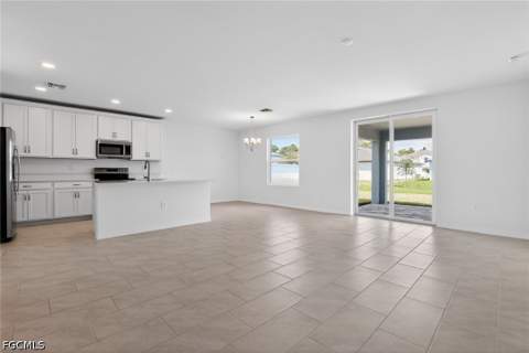 329 Lakeside Hideaway Ln, Lehigh Acres FL - photo 7 of 18