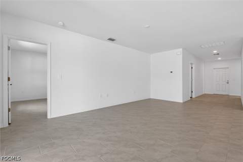 329 Lakeside Hideaway Ln, Lehigh Acres FL - photo 9 of 18