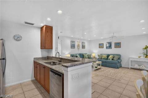 827 E Gulf Dr M-7, Sanibel FL - photo 11 of 31