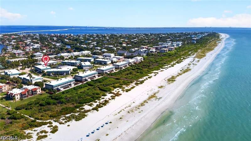 2 bedroom Condominium at 827 E Gulf Dr M-7, Sanibel Arms West Condo, Sanibel — photo 2