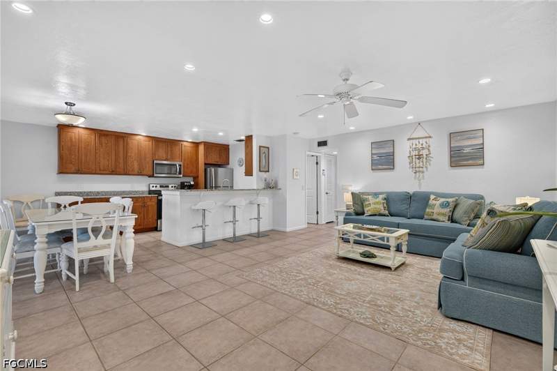 2 bedroom Condominium at 827 E Gulf Dr M-7, Sanibel Arms West Condo, Sanibel — photo 4
