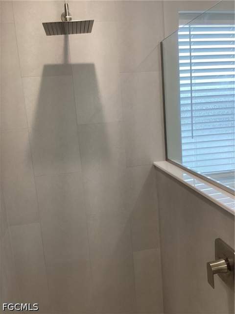 9806 N Roundstone Cir, Fort Myers FL - photo 8 of 44