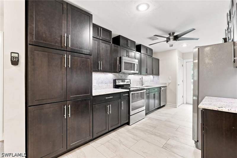 4 bedroom SingleFamilyResidence at 1117 Shady Rest Ln, Naples Imp Co Little Farms, Naples — photo 4