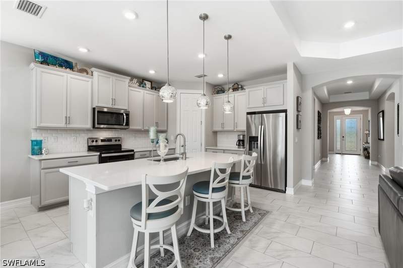3 bedroom SingleFamilyResidence at 16530 Seagate Pl, Seasons At Bonita, Bonita Springs — photo 2