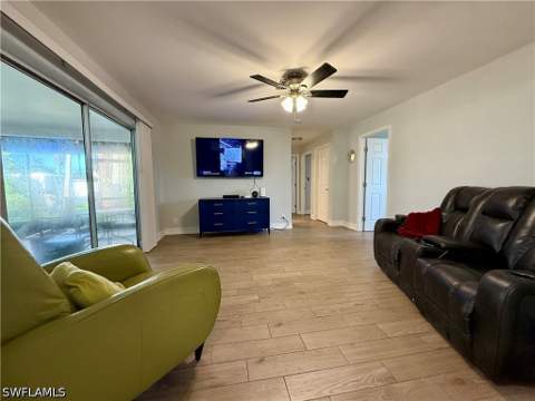 6090 Island Park Ct SW, Fort Myers FL - photo 7 of 23