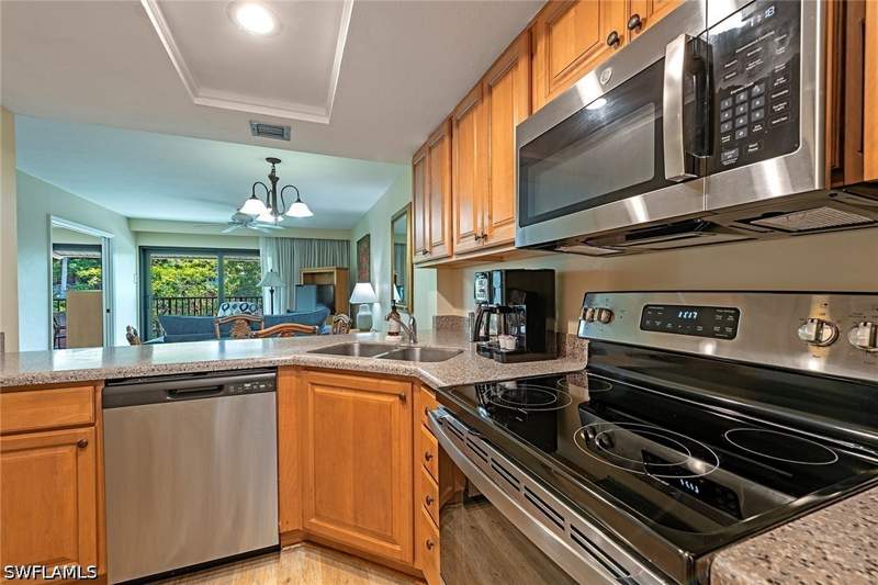 2 bedroom Condominium at 600 Neapolitan Way 212, Park Shore Resort, Naples — photo 3