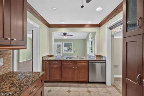 1460 Manuels Dr, Fort Myers FL - photo 11 of 40