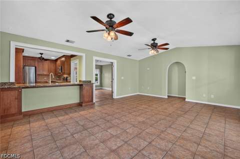 1460 Manuels Dr, Fort Myers FL - photo 7 of 40