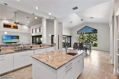 580 Goldcoast Ct, Marco Island FL - photo 16 of 45