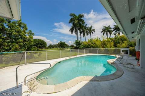 635 Wedge Dr, Naples FL - photo 13 of 22