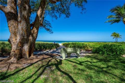 635 Wedge Dr, Naples FL - photo 15 of 22