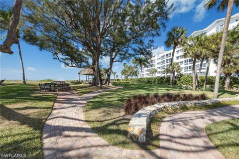 635 Wedge Dr, Naples FL - photo 21 of 22