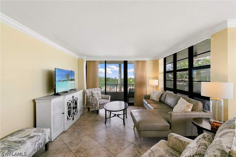 2 bedroom Condominium at 380 Seaview Ct 203, South Seas, Marco Island — photo 4