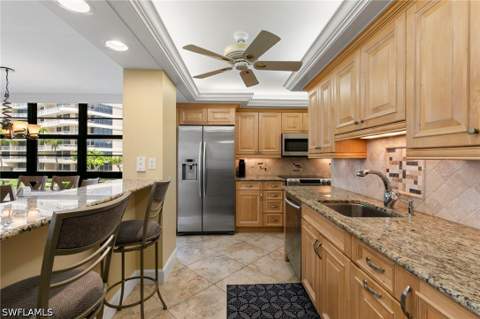 380 Seaview Ct 203, Marco Island FL - photo 9 of 30