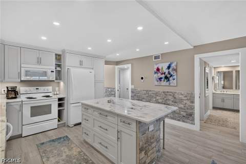 538 Estero Blvd 203, Fort Myers Beach FL - photo 7 of 40