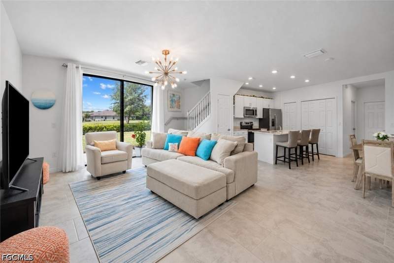 3 bedroom Townhouse at 14087 Oviedo Pl, Portico, Fort Myers — photo 3