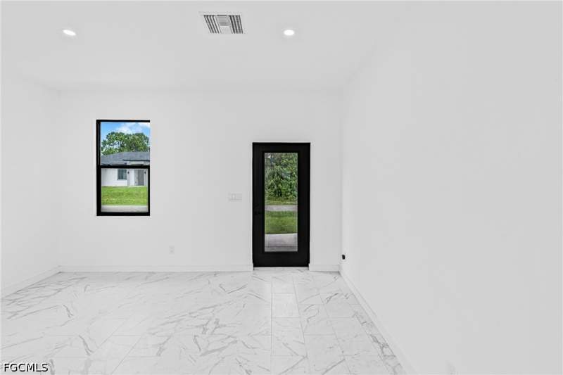 3 bedroom SingleFamilyResidence at 2807 6th St SW, Lehigh Acres, Lehigh Acres — photo 5