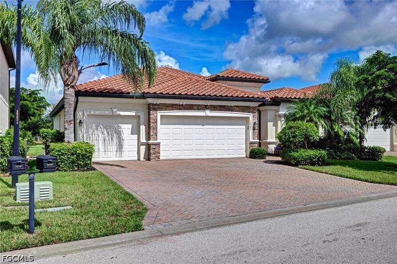 4 bedroom SingleFamilyResidence at 10783 Essex Square Blvd, Hampton Park, Fort Myers — photo 2