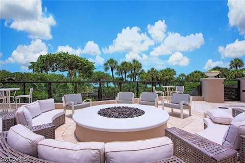 8665 Bay Colony Dr 201, Naples FL - photo 17 of 20