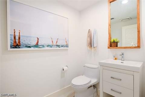 8665 Bay Colony Dr 201, Naples FL - photo 8 of 20