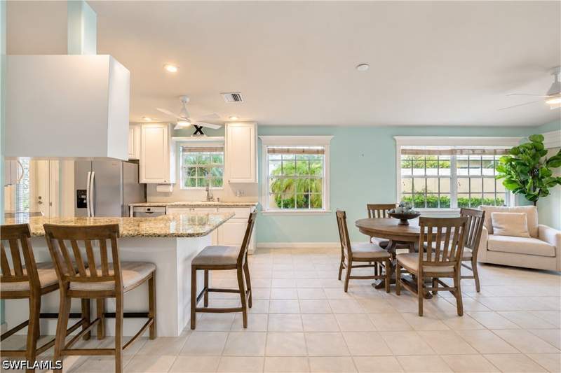 2 bedroom Attached at 5434 Guadeloupe Way, Island Walk, Naples — photo 2