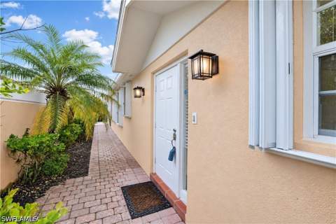 5434 Guadeloupe Way, Naples FL - photo 7 of 28