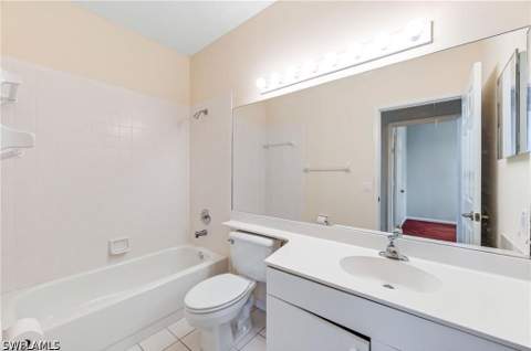 7768 Gardner Dr 202, Naples FL - photo 11 of 21