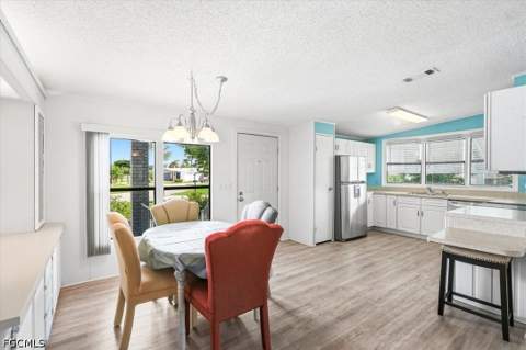 10074 Broken Woods Ct, North Fort Myers FL - photo 8 of 45