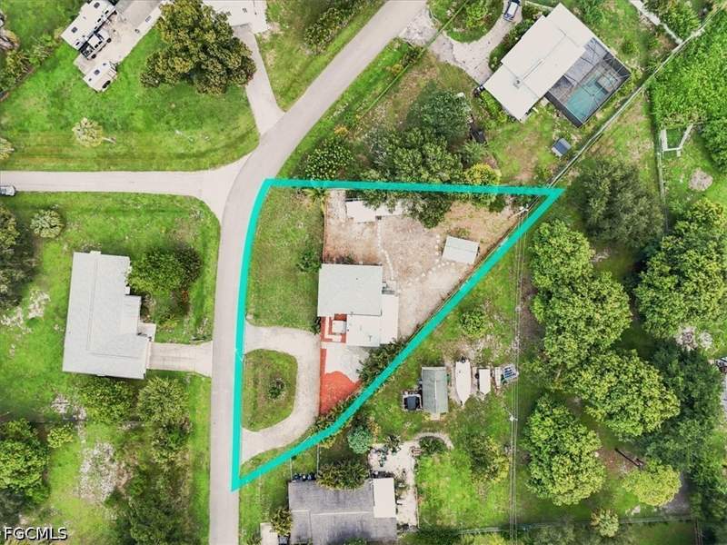 3 bedroom SingleFamilyResidence at 218 Poe Ave, North Fort Myers, North Fort Myers — photo 3