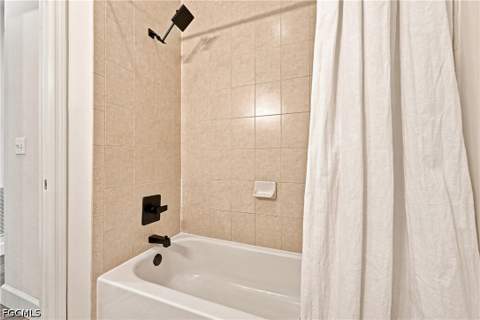 8423 Bernwood Cove Loop 410, Fort Myers FL - photo 14 of 28