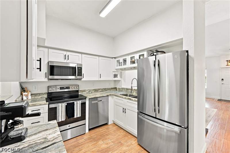 2 bedroom Condominium at 8423 Bernwood Cove Loop 410, The Cove At Six Mile, Fort Myers — photo 2