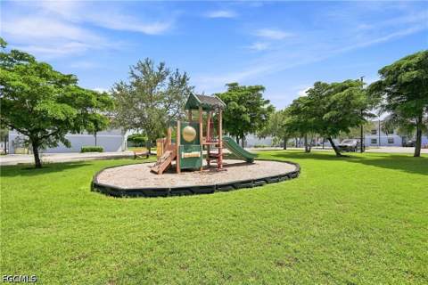 8423 Bernwood Cove Loop 410, Fort Myers FL - photo 22 of 28