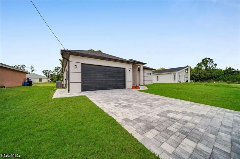 3 bedroom SingleFamilyResidence at 740 Chestnut St E, Lehigh Acres, Lehigh Acres — photo 3
