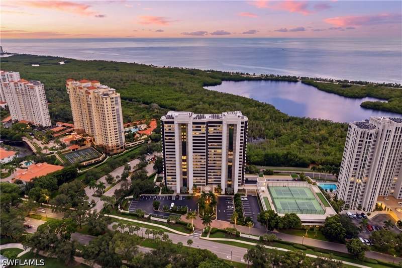 2 bedroom Condominium at 6825 Grenadier Blvd 1102, St Pierre, Naples — photo 2
