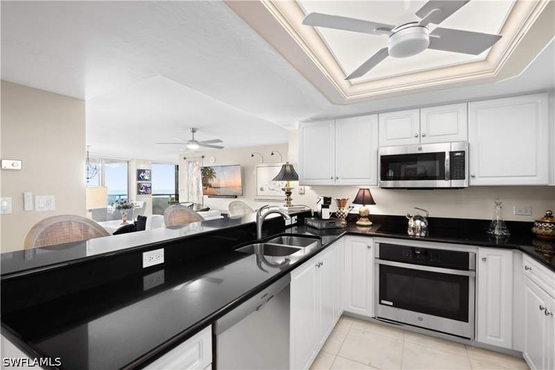 2 bedroom Condominium at 6825 Grenadier Blvd 1102, St Pierre, Naples — photo 5