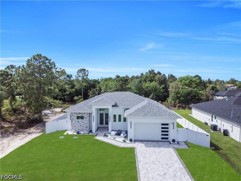 3 bedroom SingleFamilyResidence at 3710 6th St SW, Lehigh Acres, Lehigh Acres — photo 2