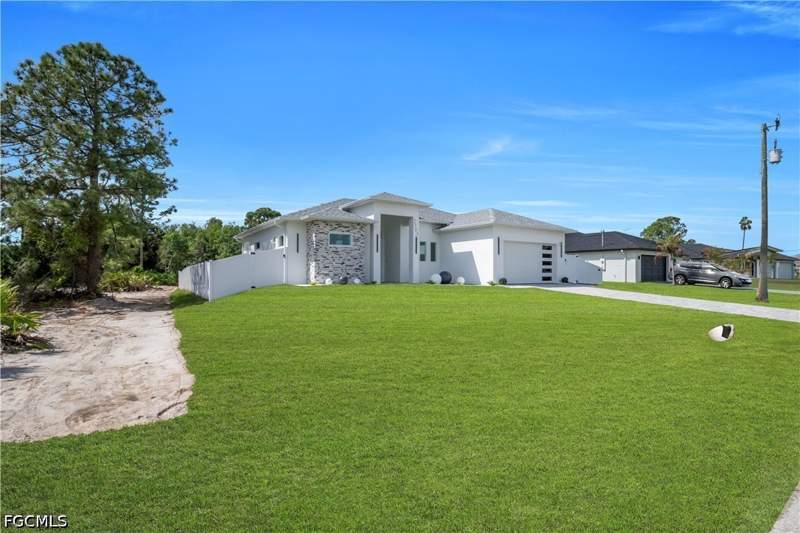3 bedroom SingleFamilyResidence at 3710 6th St SW, Lehigh Acres, Lehigh Acres — photo 5