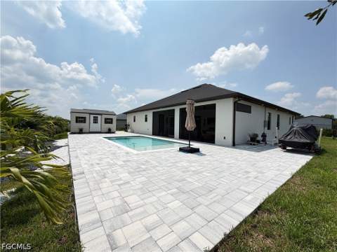 910 Venice Ave N, Lehigh Acres FL - photo 6 of 40