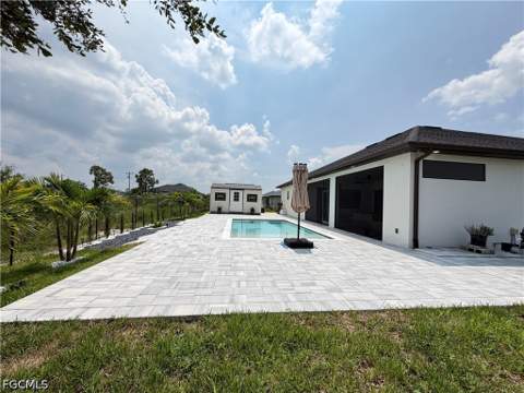 910 Venice Ave N, Lehigh Acres FL - photo 7 of 40