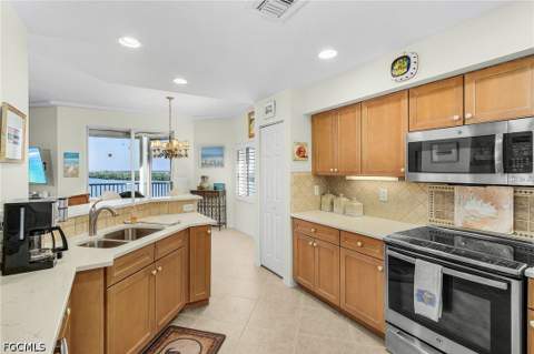 4141 Bay Beach Ln 456, Fort Myers Beach FL - photo 10 of 47