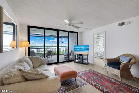 4253 Bay Beach Ln F1, Fort Myers Beach FL - photo 13 of 36