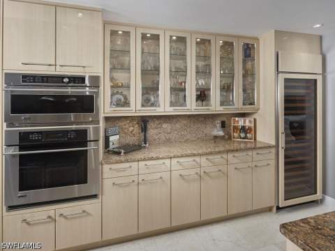 970 Cape Marco Dr 707, Marco Island FL - photo 14 of 37