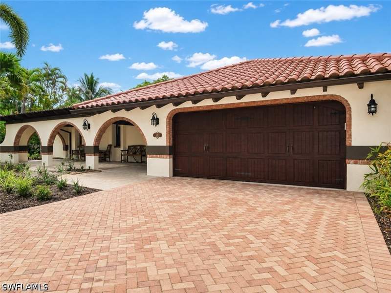 4 bedroom SingleFamilyResidence at 2429 Kings Lake Blvd, Kings Lake, Naples — photo 4