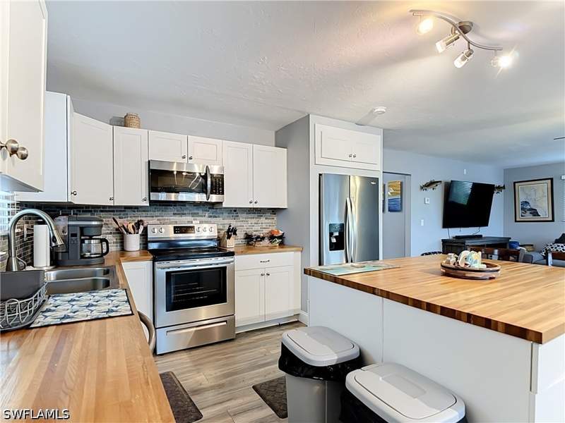 3 bedroom SingleFamilyResidence at 5318 Serenity Cv, Serenity Cove, Bokeelia — photo 5