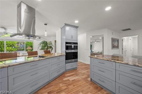 9421 Moonlight Dr, Sanibel FL - photo 12 of 50