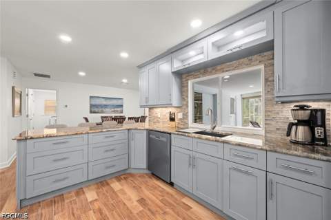 9421 Moonlight Dr, Sanibel FL - photo 14 of 50