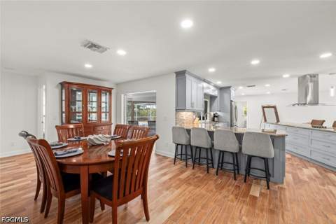 9421 Moonlight Dr, Sanibel FL - photo 18 of 50